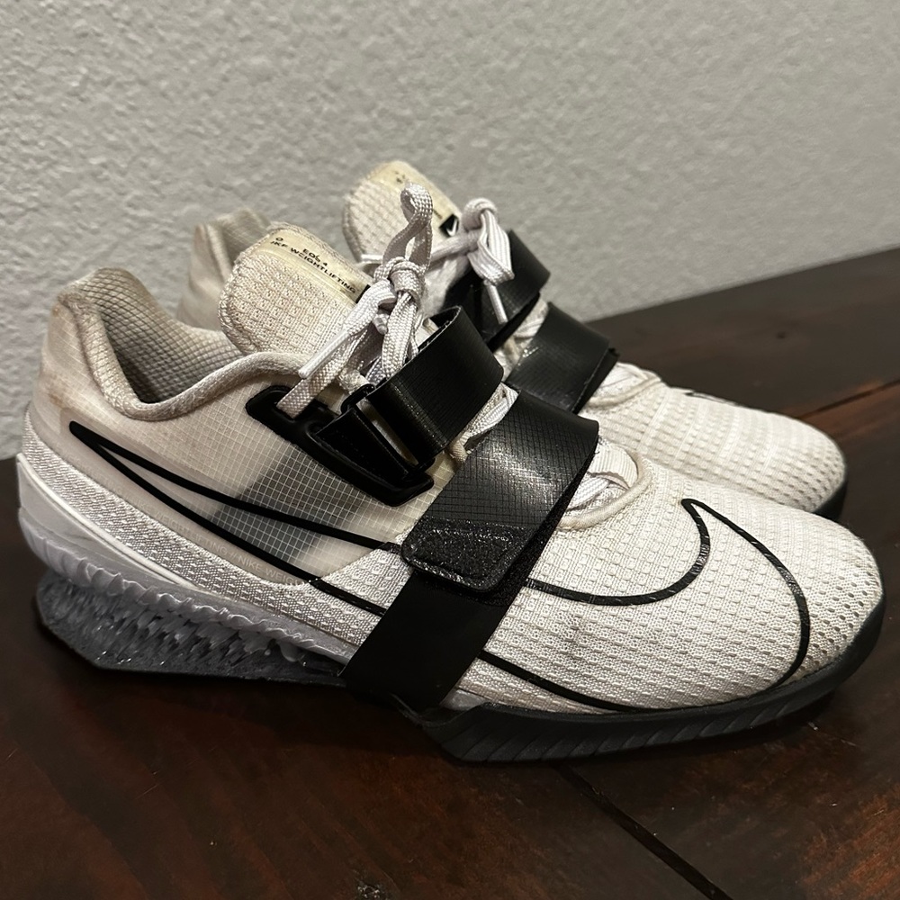 Nike Romaleo 4 (Men’s Sz 10) Good Used Condition